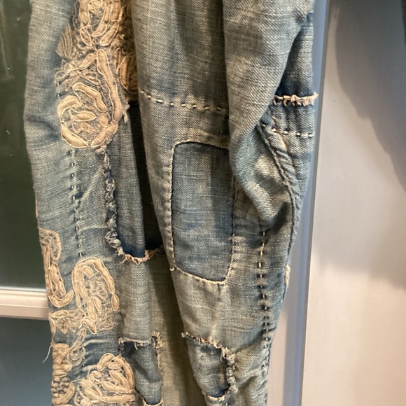 Magnolia Pearl Jeans - Picture 5 of 6